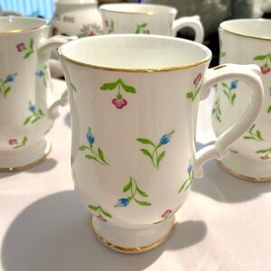 Four Royal Victoria 1960 Fine Bone
China Coffee Mugs. White,Pink &Blue FlowersEC
